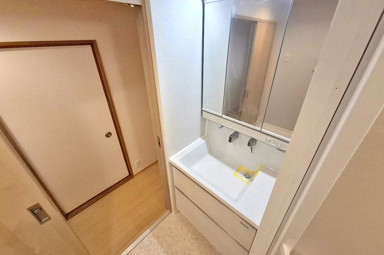 洗面室:洗面化粧台新調