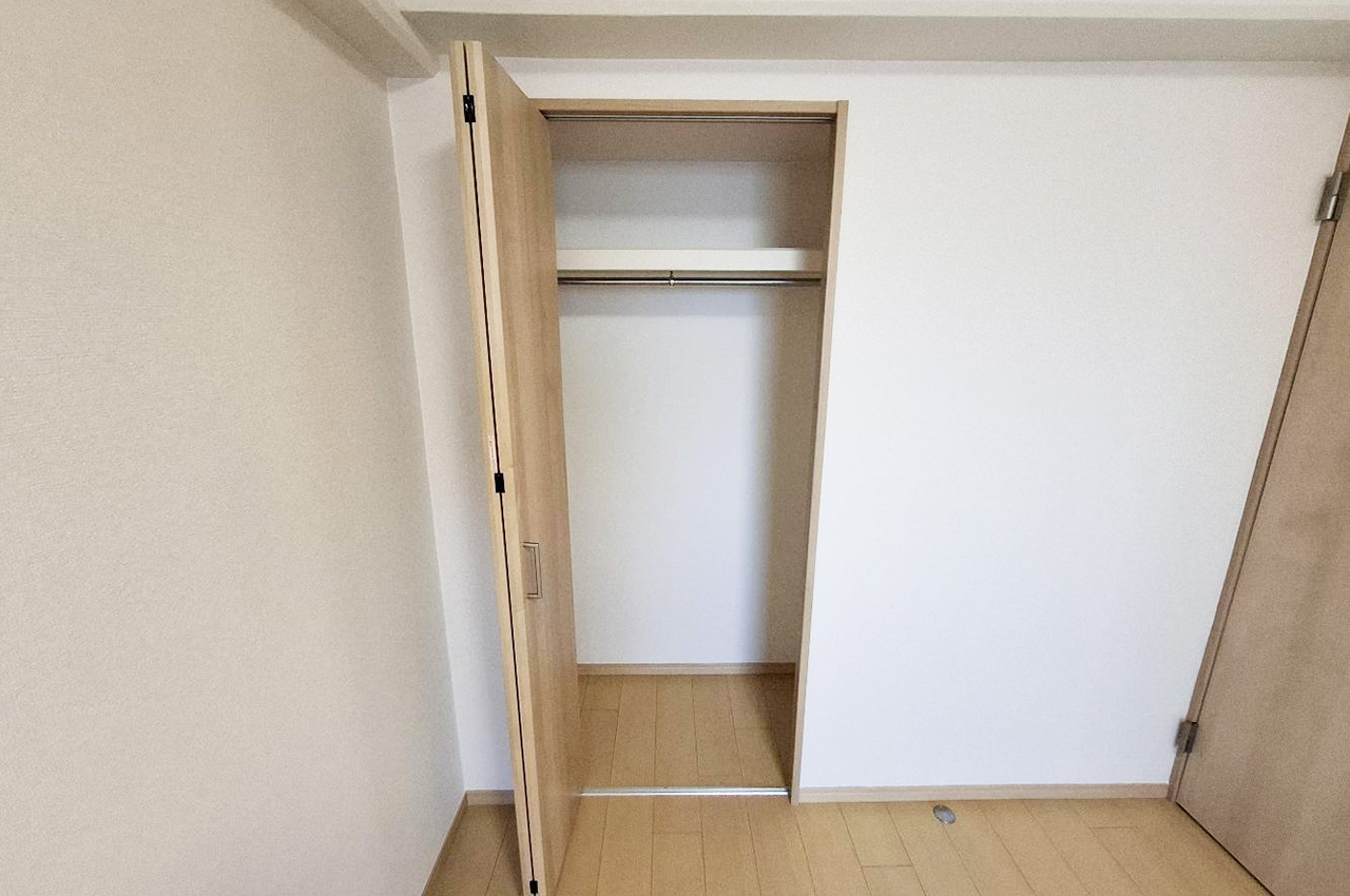 洋室2クローゼット