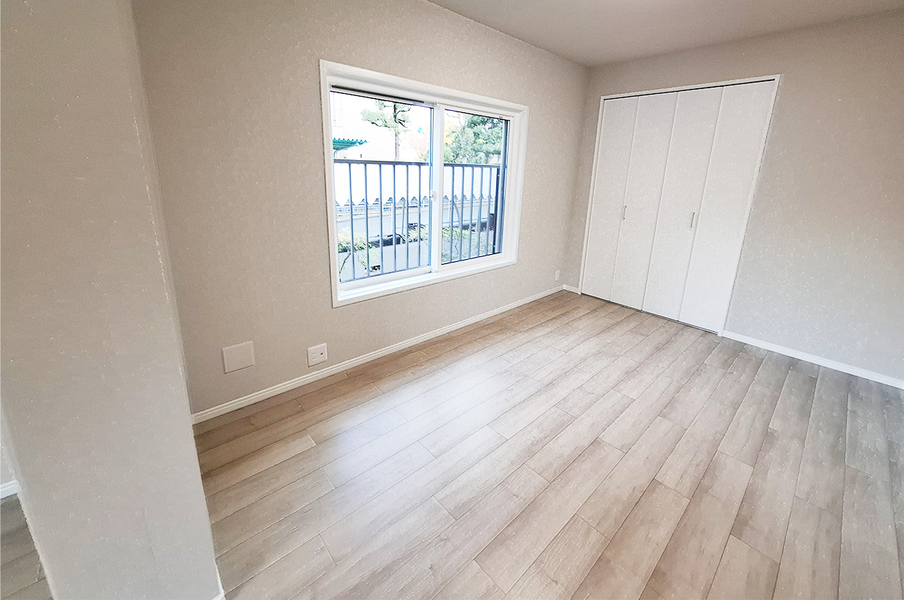 リビング:クローゼットも新調しました。