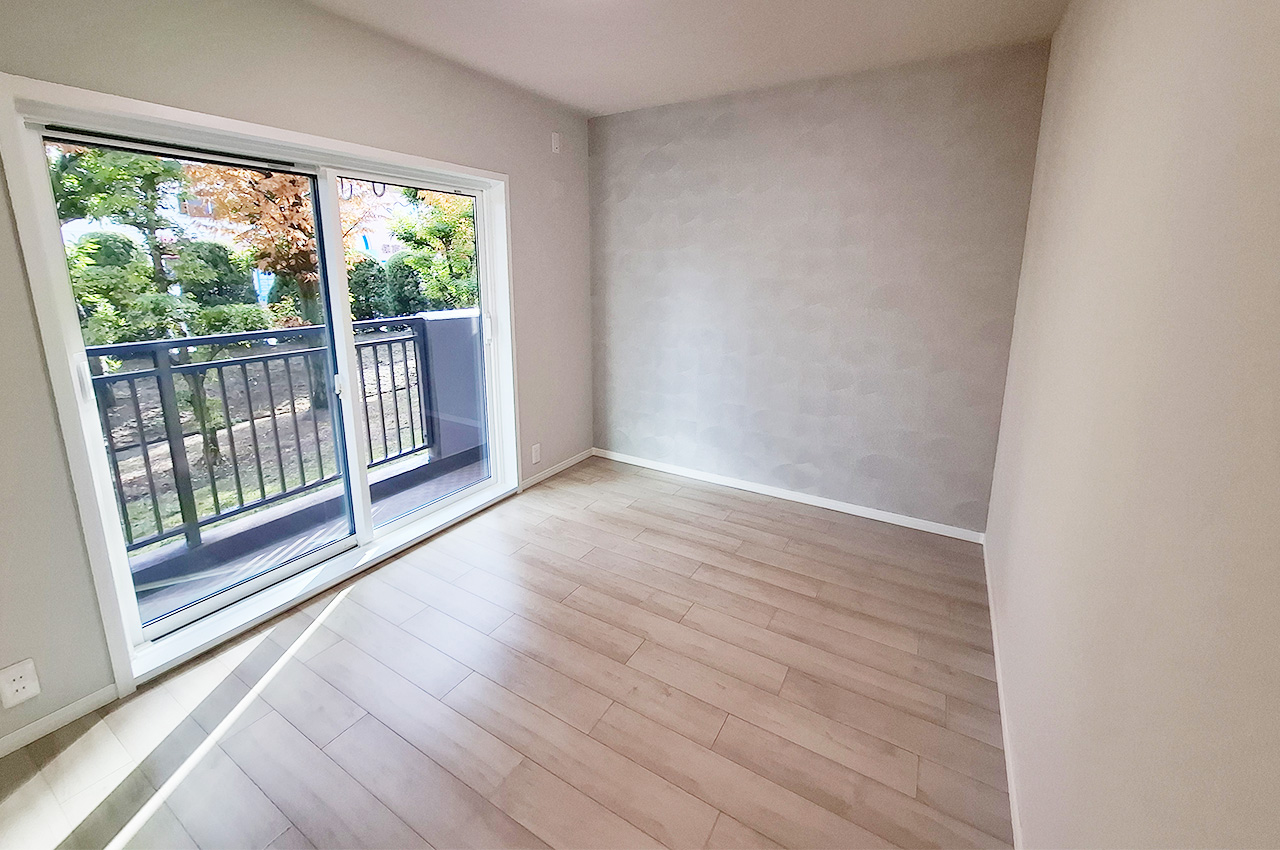 洋室2:和室をリノベーションし、新しく生まれ変わったお部屋です。