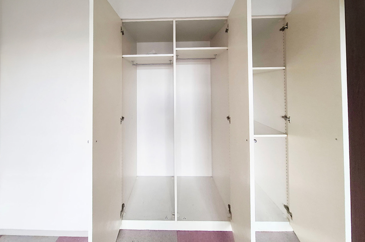 洋室②クローゼット&物入