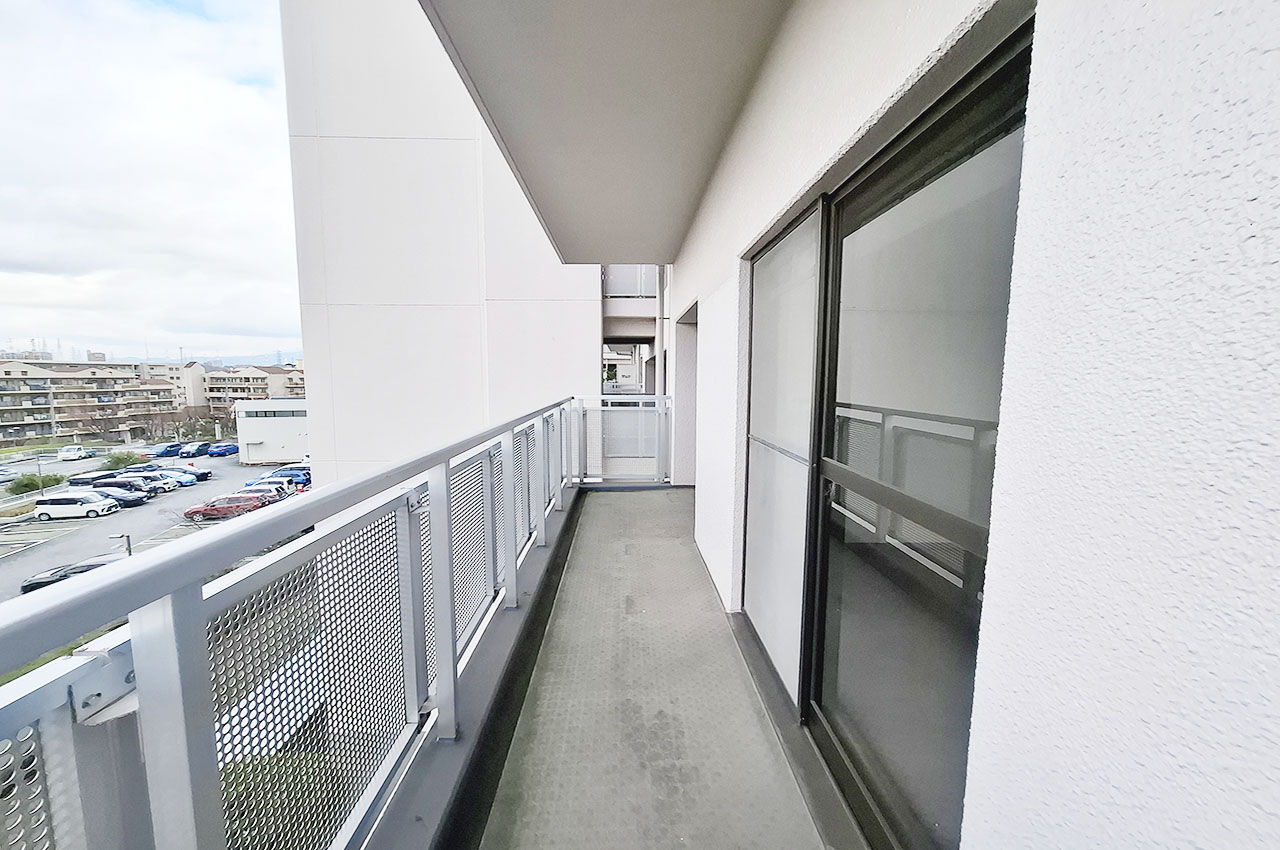 バルコニー:洋室①②側