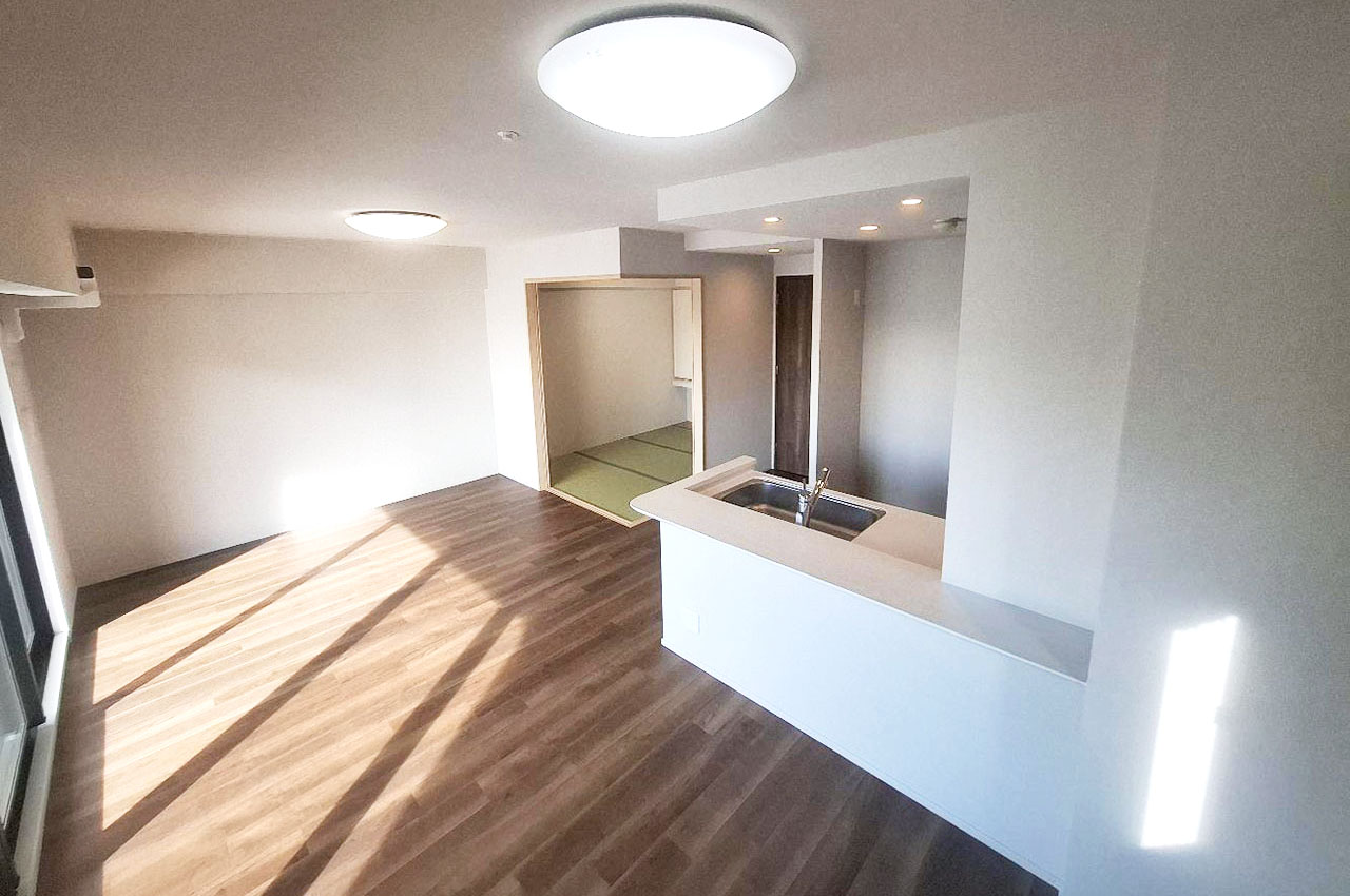 LDKの照明器具は新調済みです。