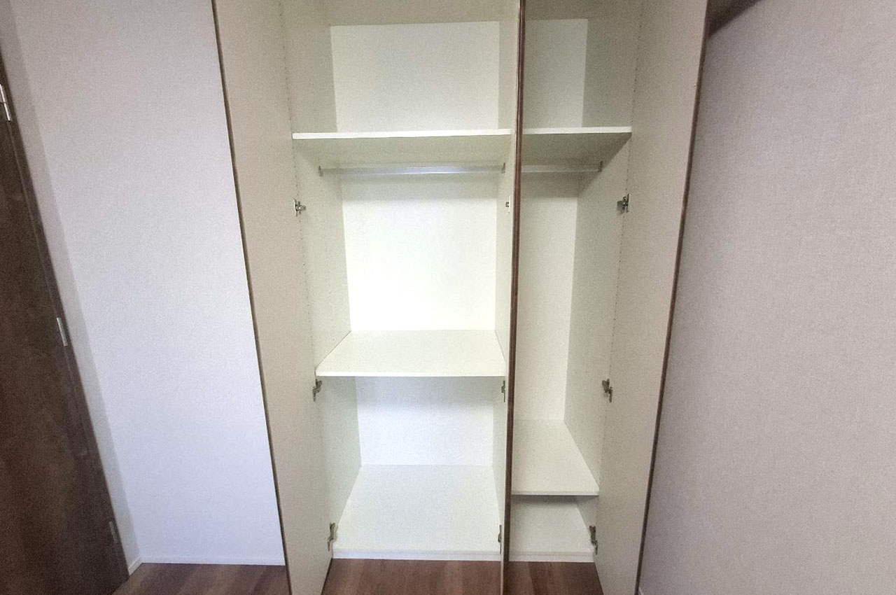 洋室約5帖のクローゼット。