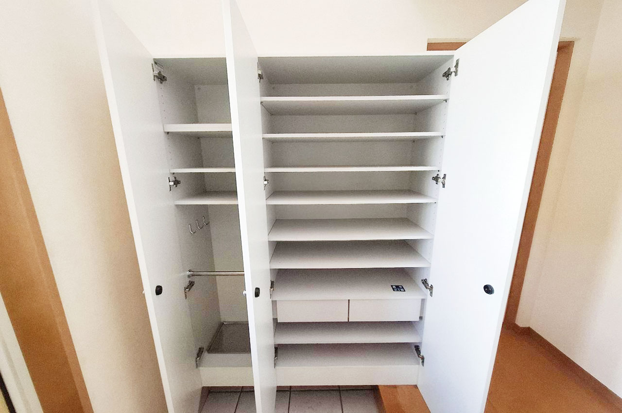 玄関:下駄箱