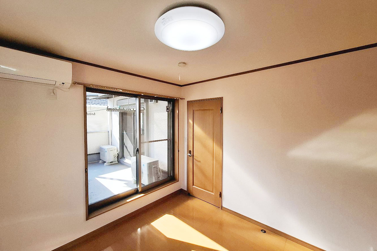 洋室①(照明器具撤去予定)