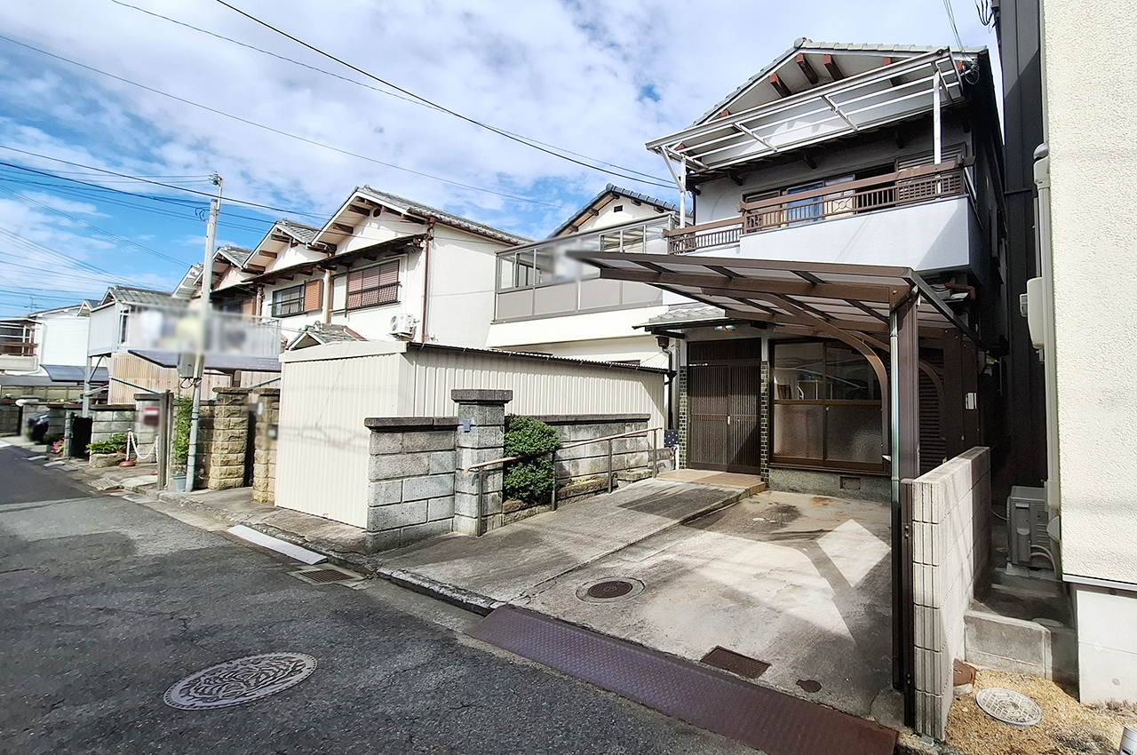 前面道路含む外観