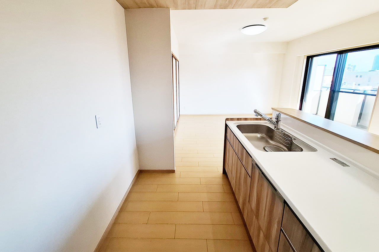 キッチン:リビングを見渡しやすいオープンタイプのキッチンです。