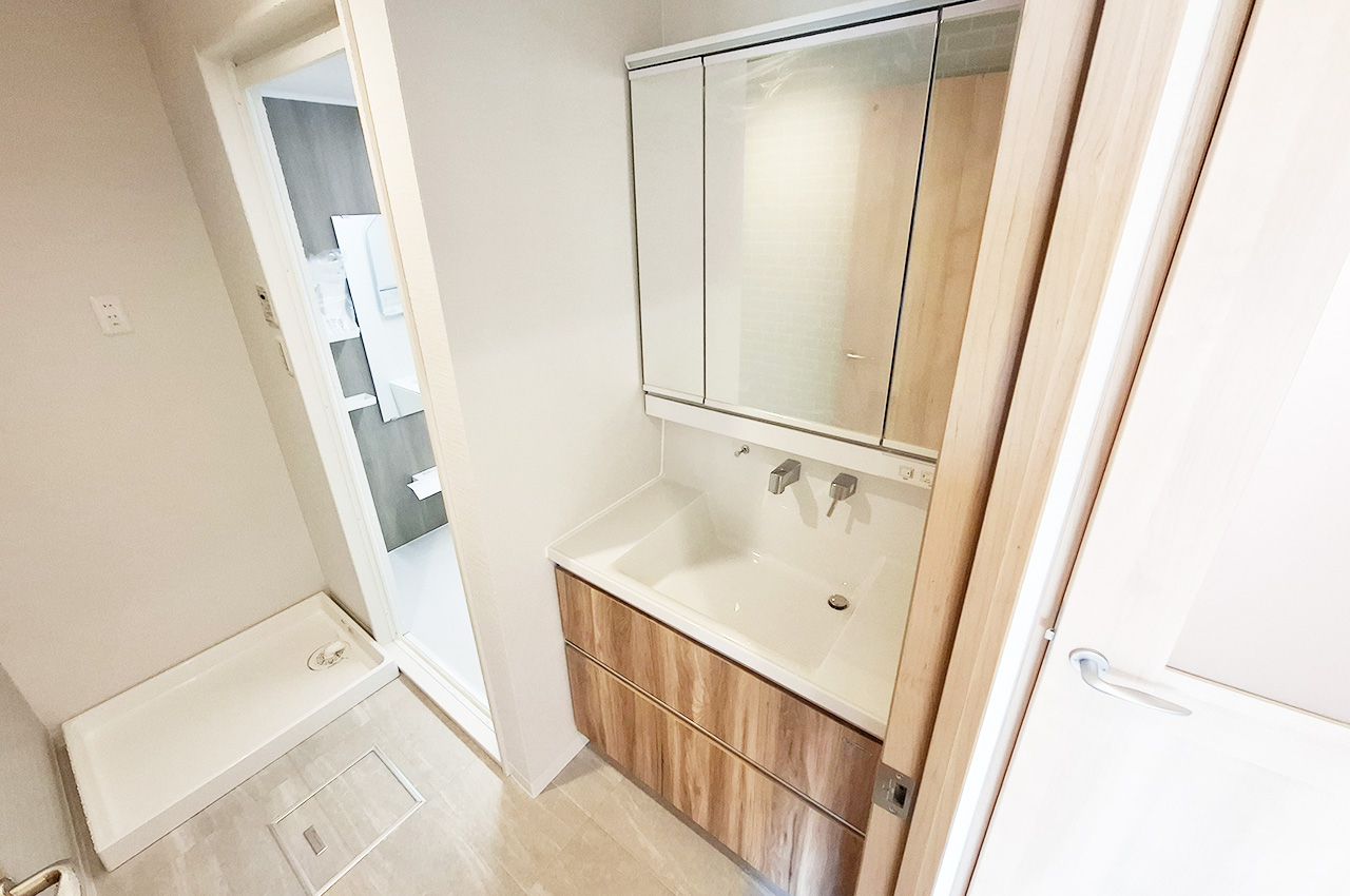 洗面室:洗面化粧台を新調済み。