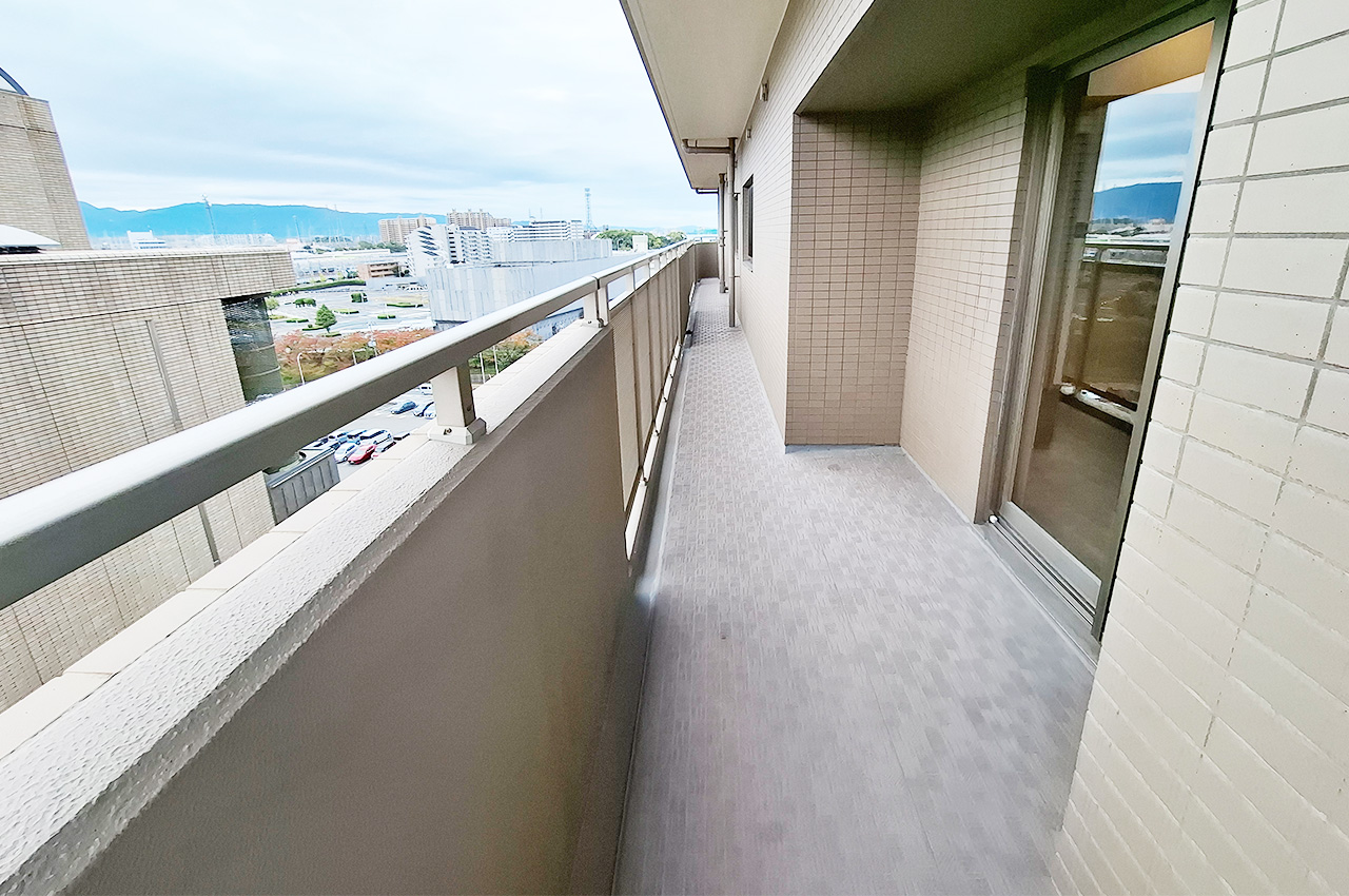 バルコニー：洋室1・2・3側（南東）