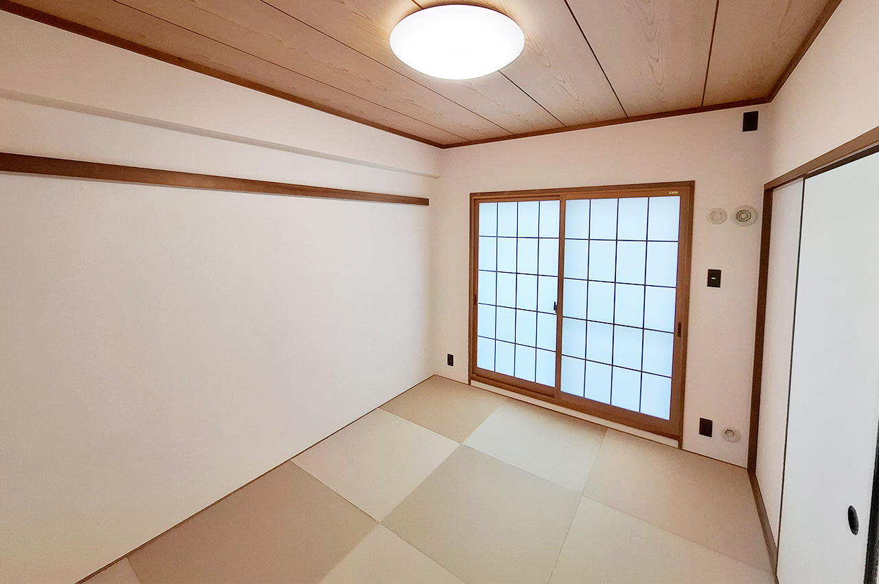 和室：バルコニーへ出入り可能です。