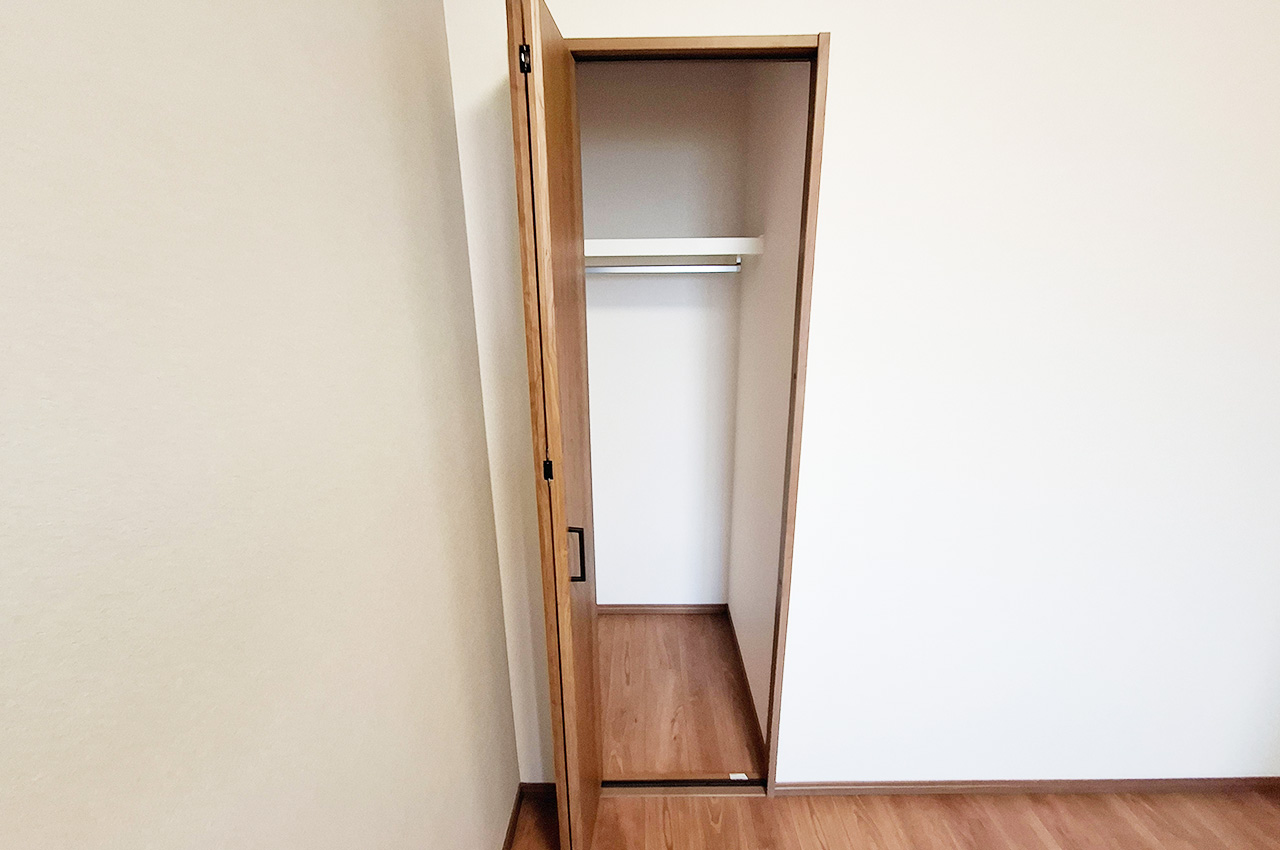 洋室2クローゼット：新調済み。
