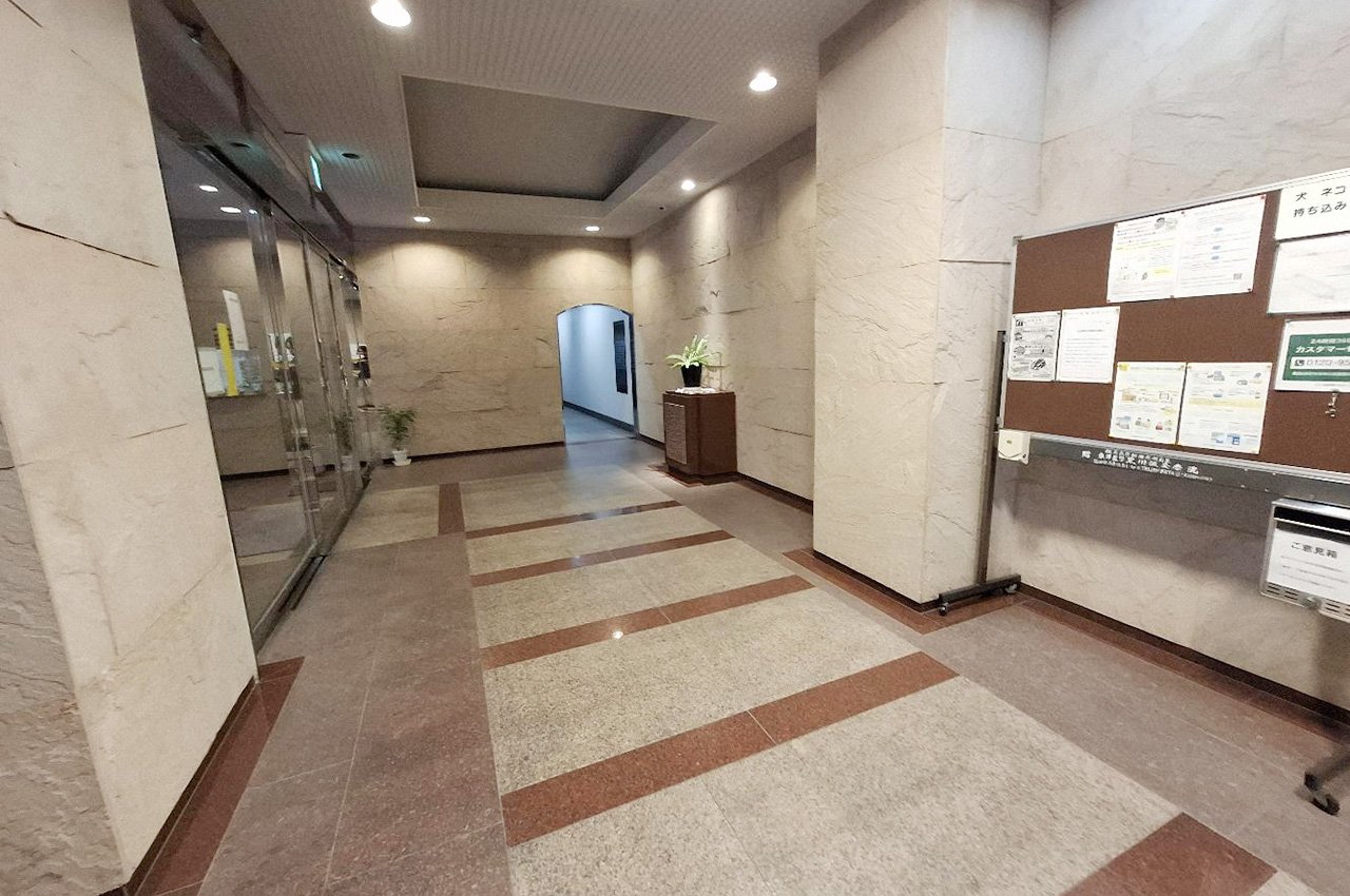 エントランスホール