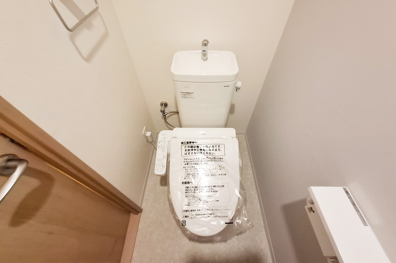 トイレ：便器・温水洗浄便座を新調済み。