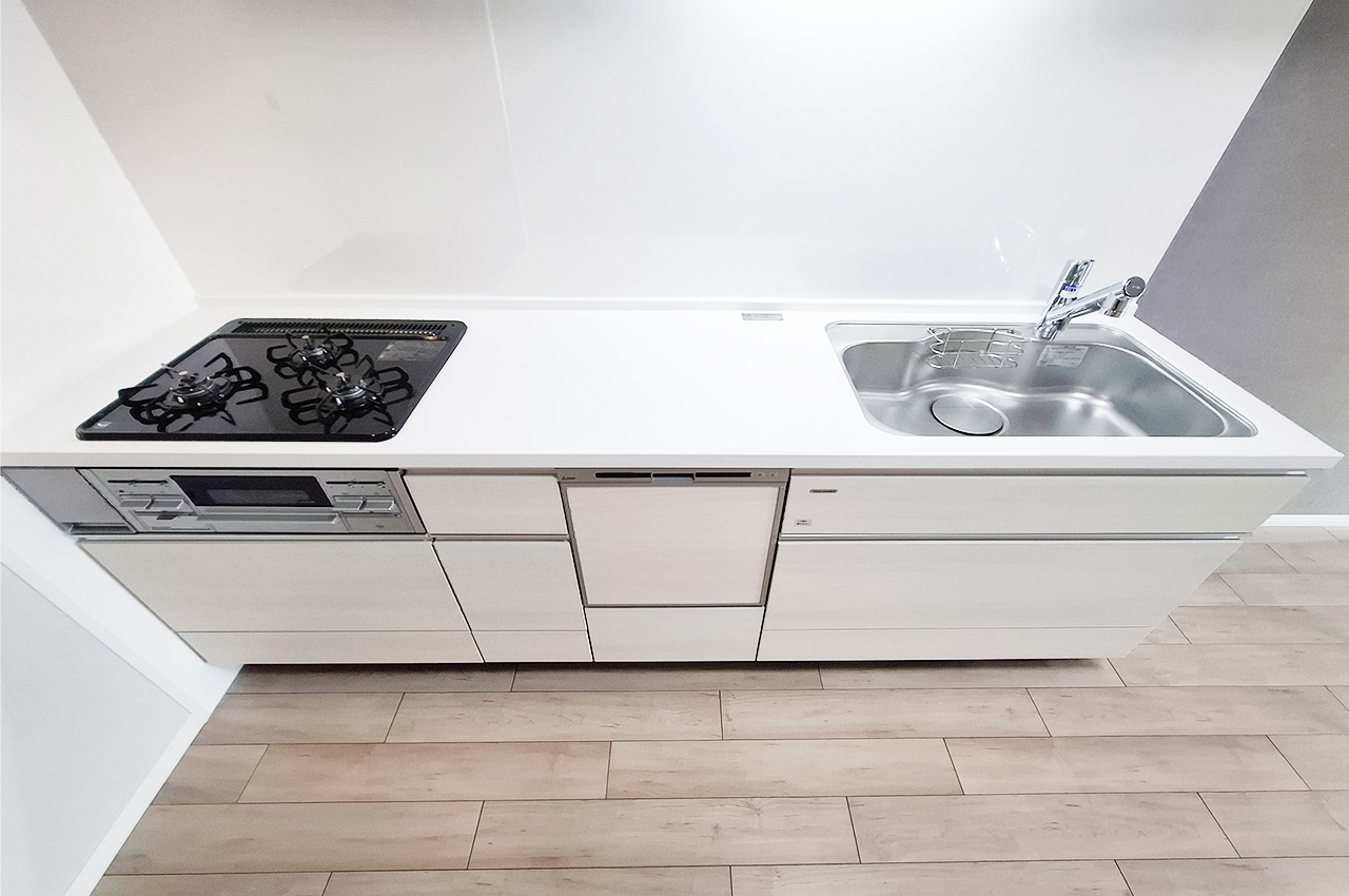 キッチン:食洗機・浄水器付きのシステムキッチンを新調済み。