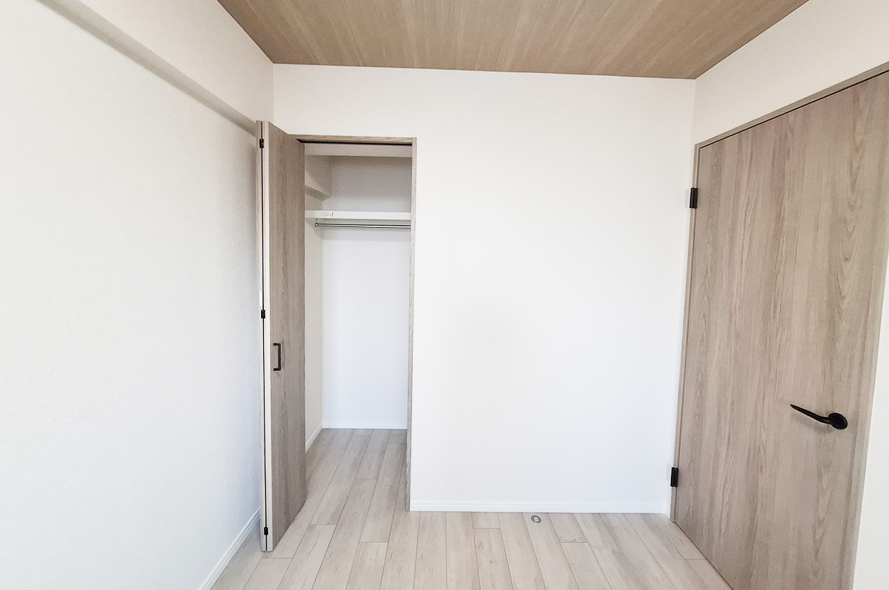 納戸クローゼット：新調済み。