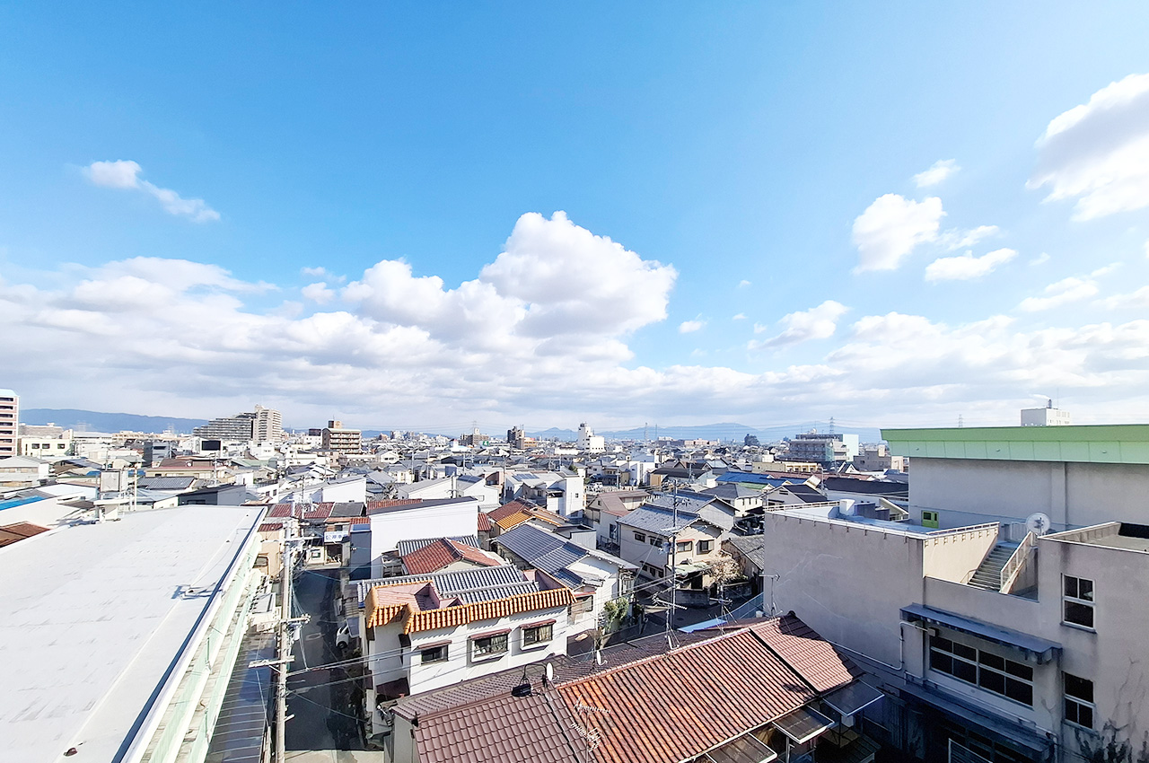 眺望：8階建ての6階部分で見晴らしのいい景色を楽しめます。