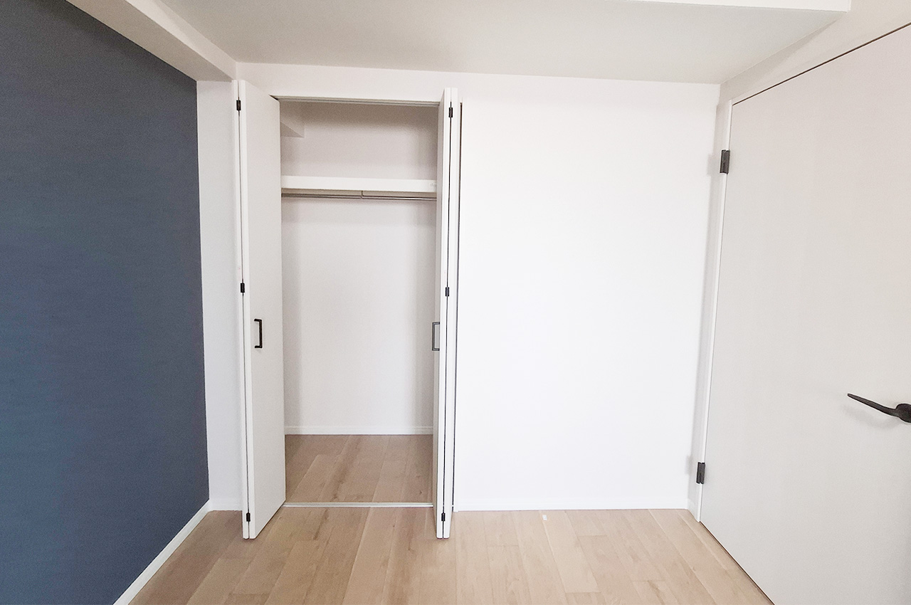 洋室2クローゼット:新調済み。