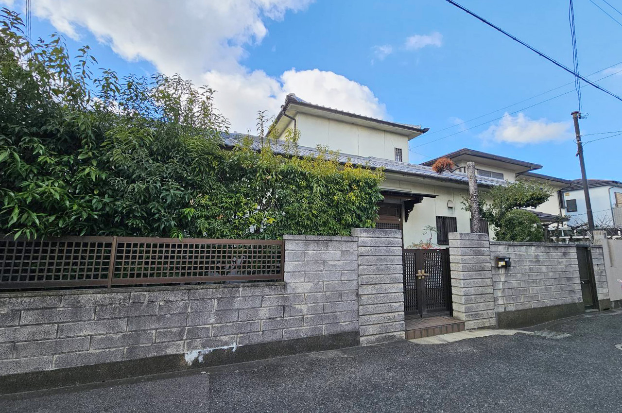 前面道路含む外観