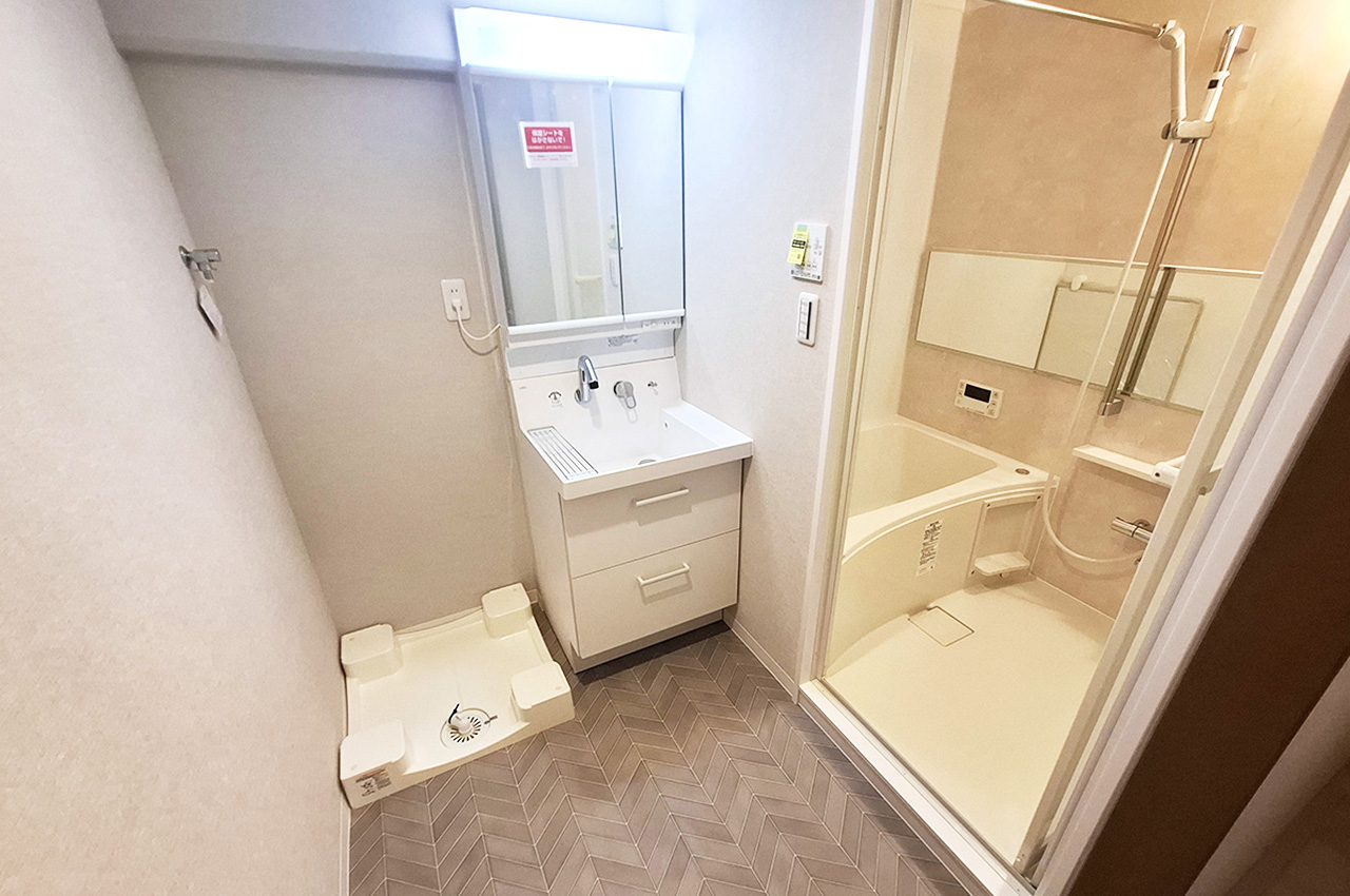 洗面室:洗面化粧台を新調済み。