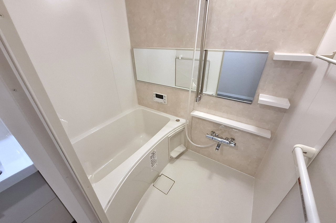 バスルーム:システムバス・浴室乾燥機を新調済み。