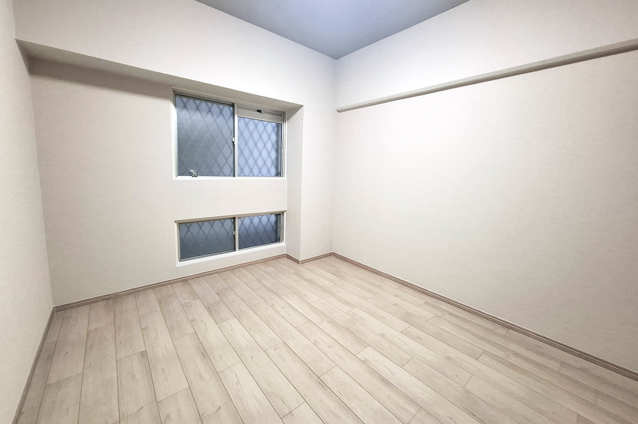 洋室1:クロスやフローリングを貼替えるなどリフォーム済み。