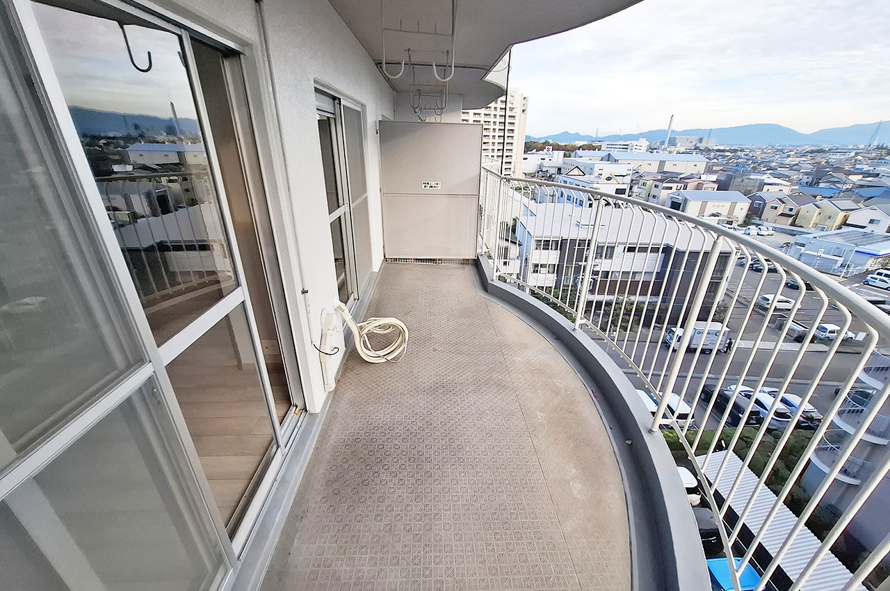 バルコニー:7階部分、南向きにつき日当り・眺望良好。