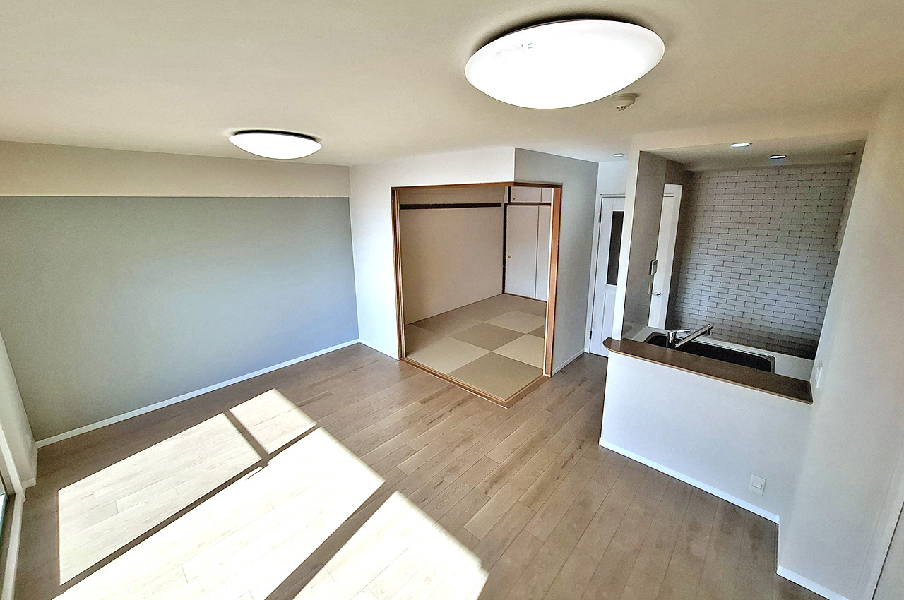 LDK:クロスやフローリングを貼替えるなどリフォーム済み。