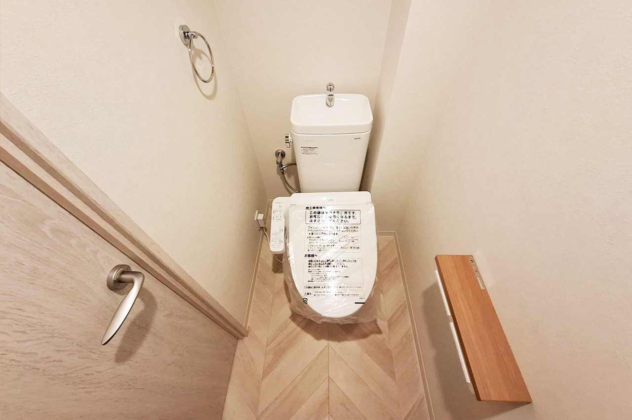 トイレ:便器・温水洗浄便座を新調済み。