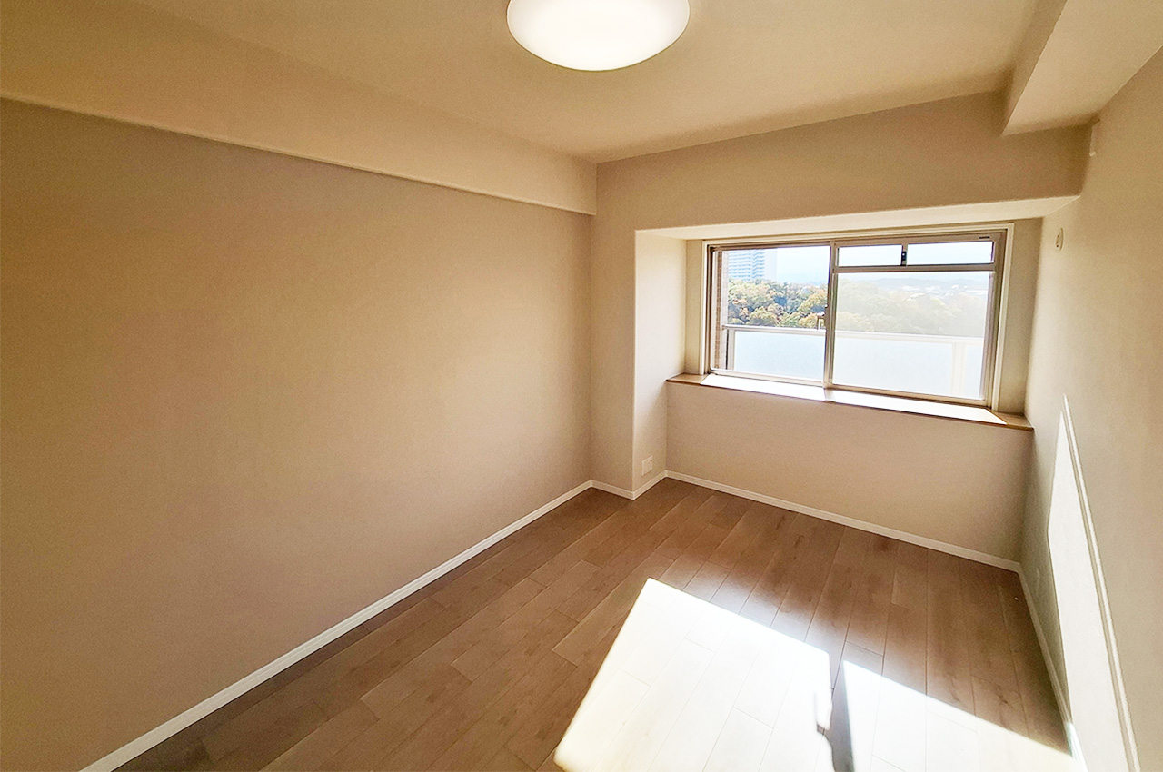 洋室1:クロスやフローリングを貼替えるなどリフォーム済み。