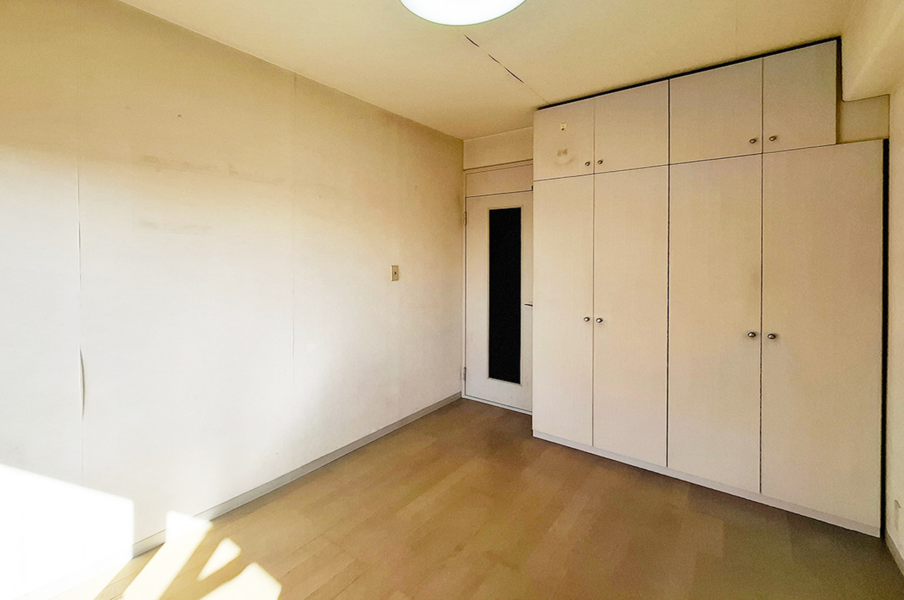 洋室2(照明器具撤去予定)