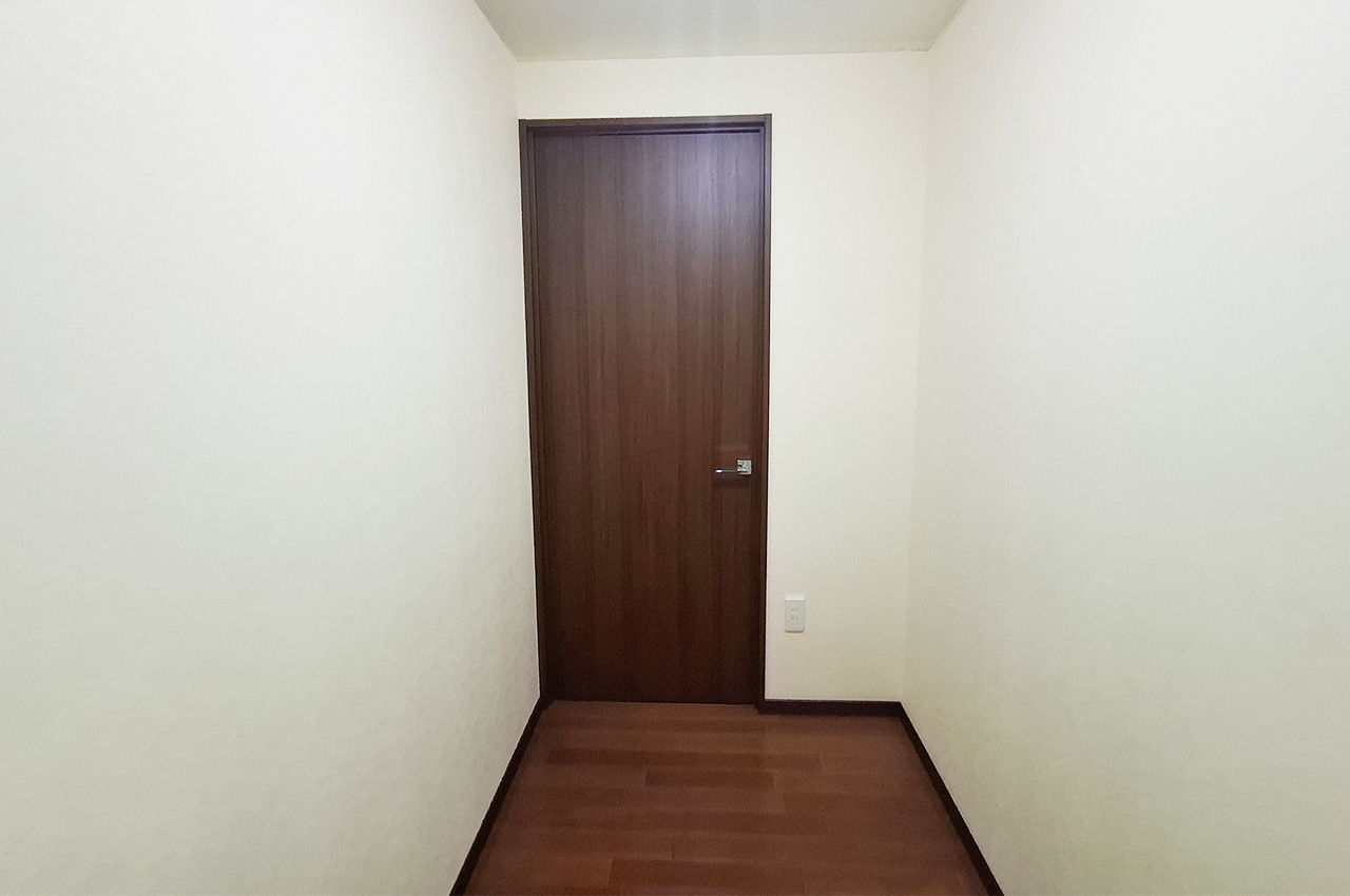 納戸：日用品やお掃除道具、季節の家電などたっぷり収納可能です。