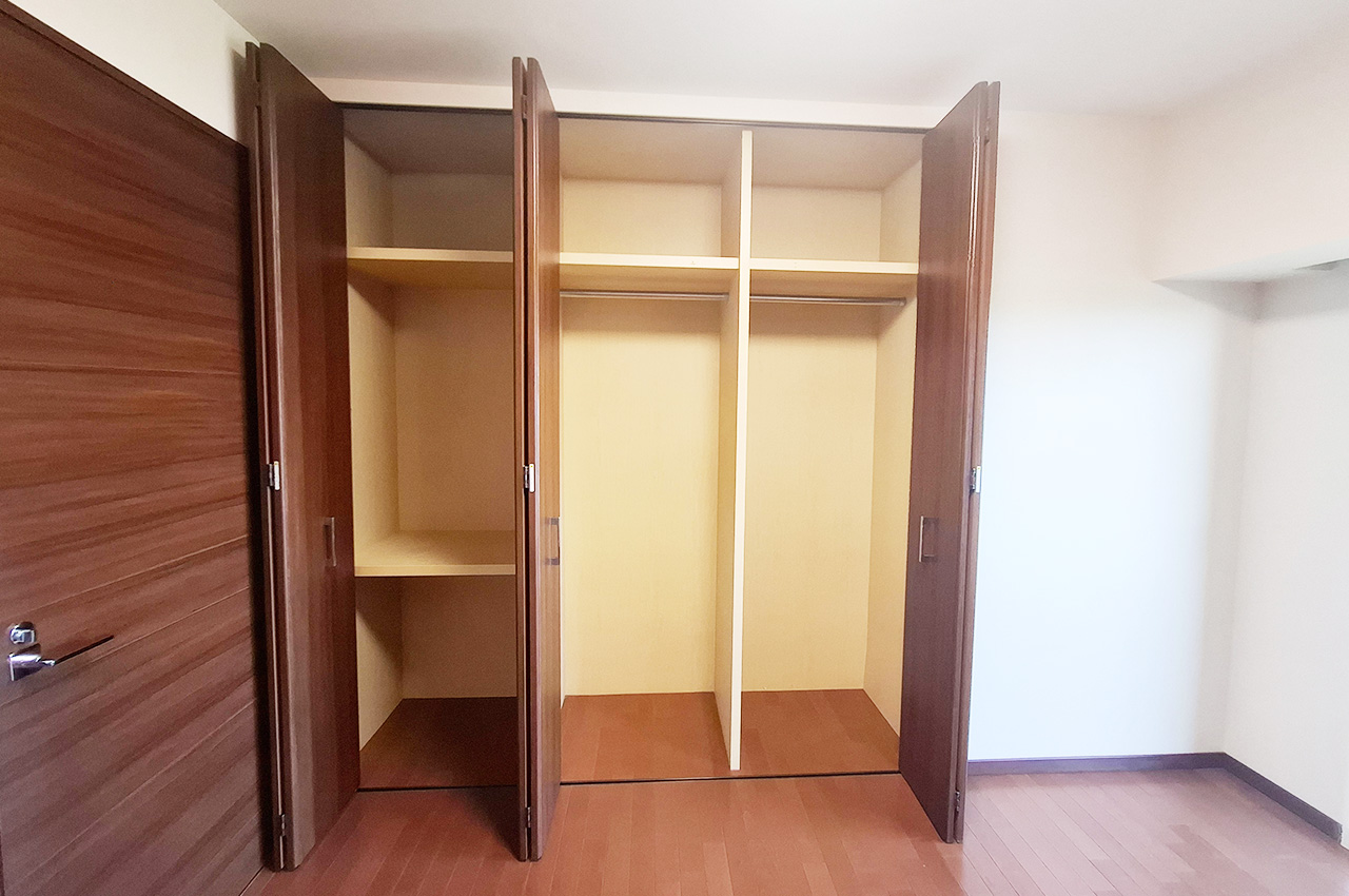 洋室1：物入＆クローゼット