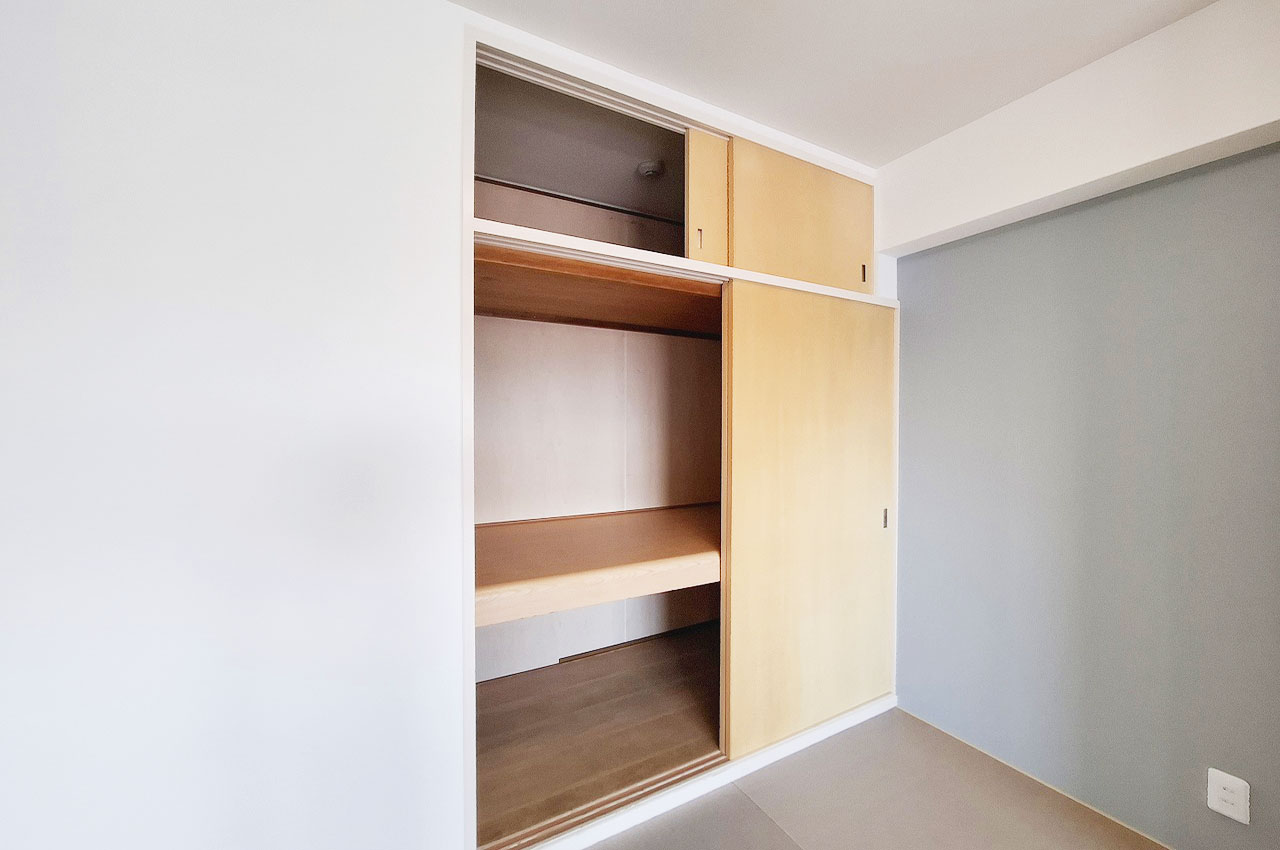 タタミコーナーの押入