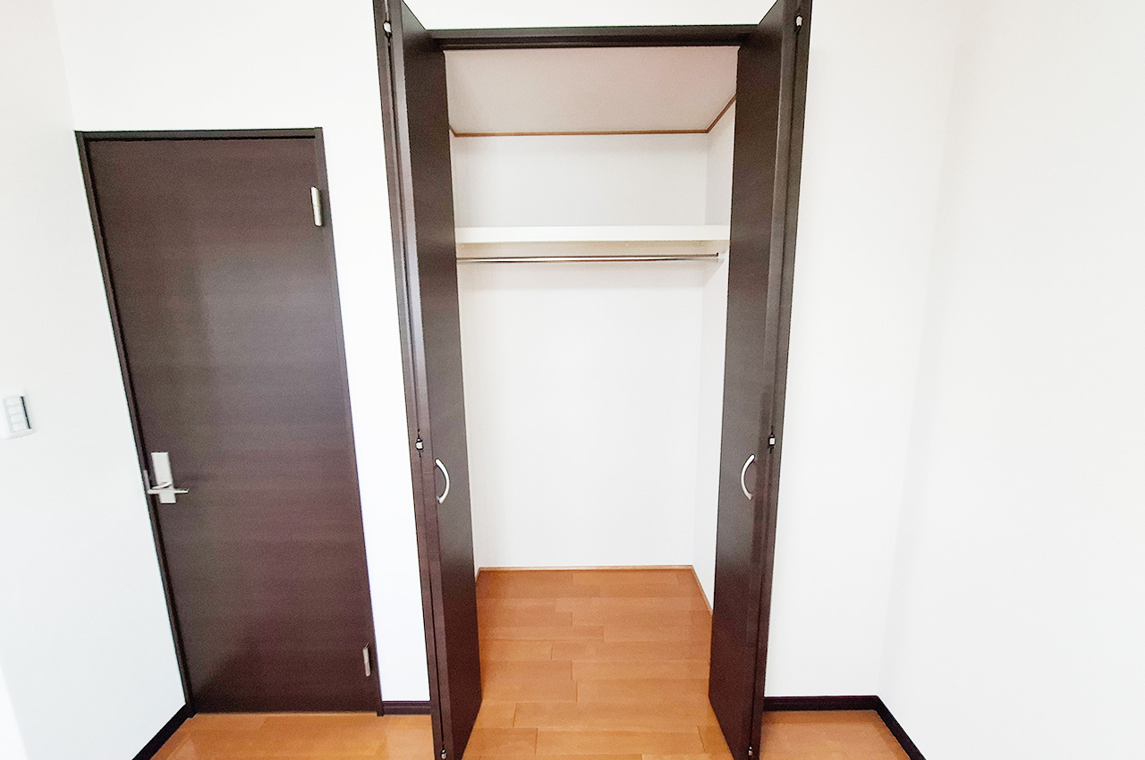 洋室2クローゼット