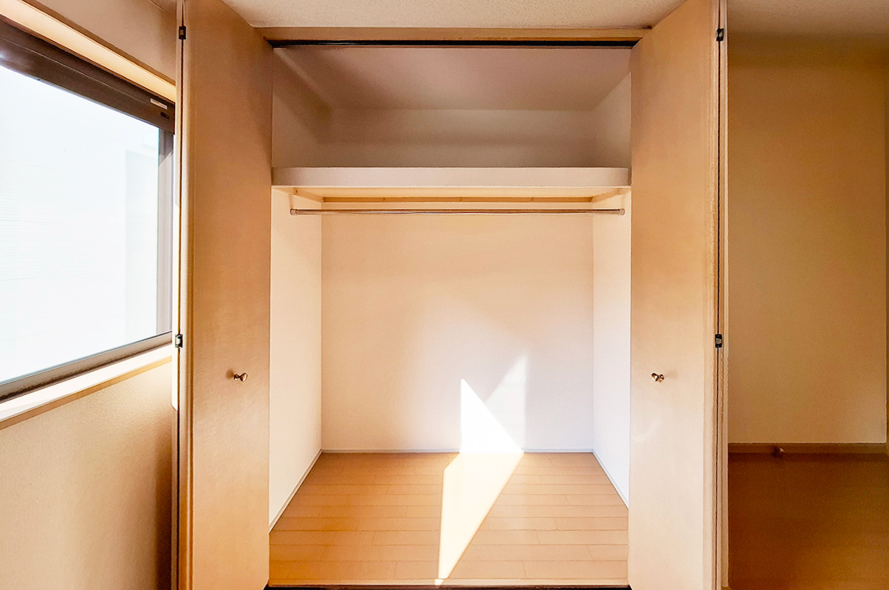 洋室1:クローゼット
