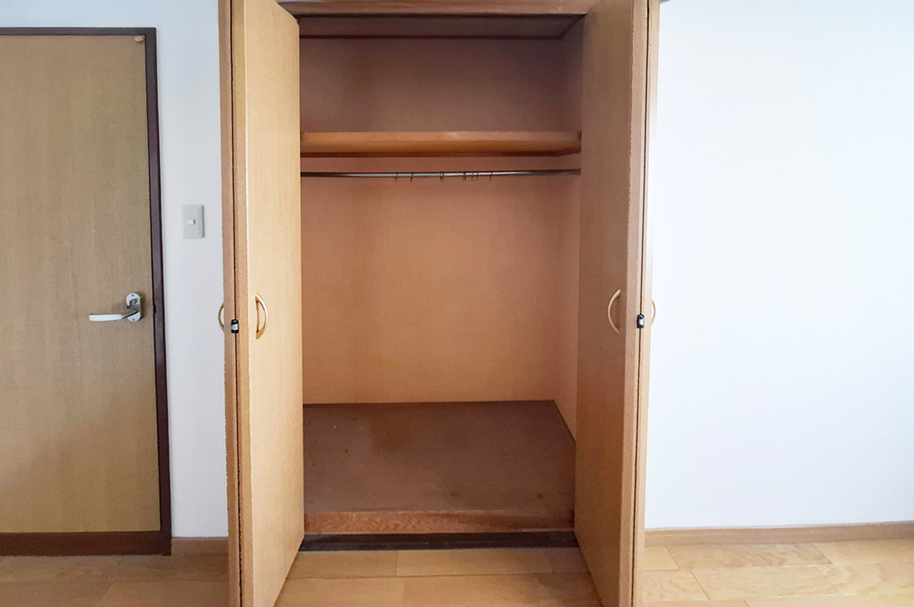 洋室1クローゼット
