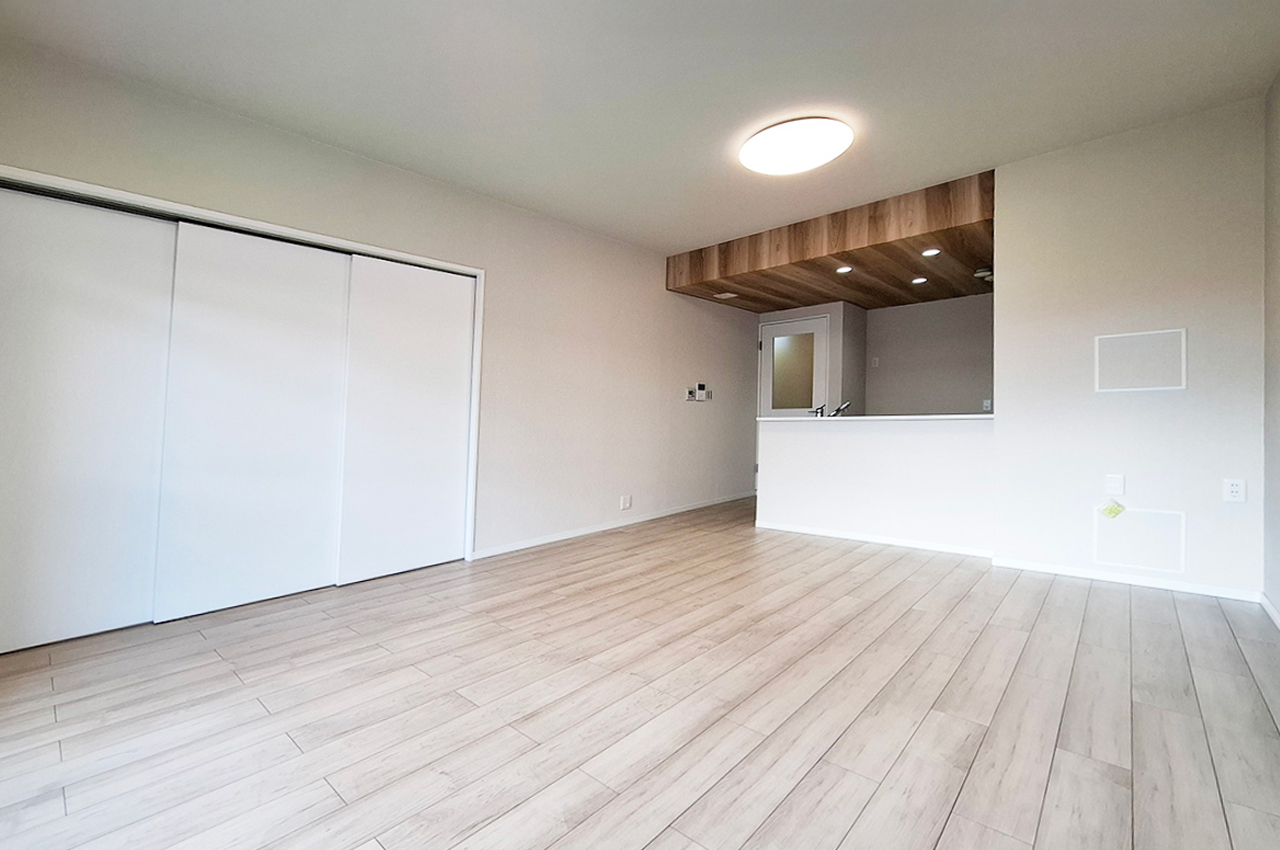 LDK:クロスやフローリングを貼替えるなどリフォーム済み。