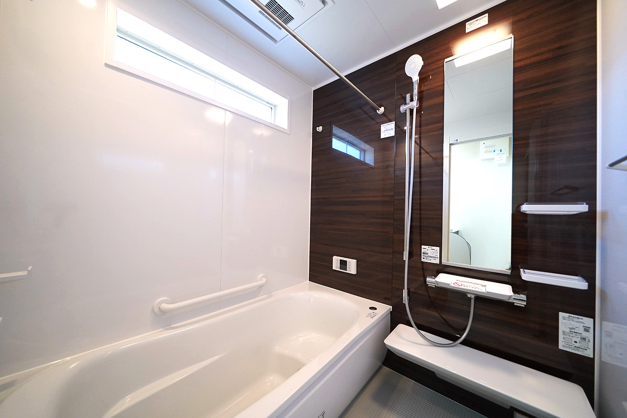 バスルーム(浴室暖房乾燥機付き)