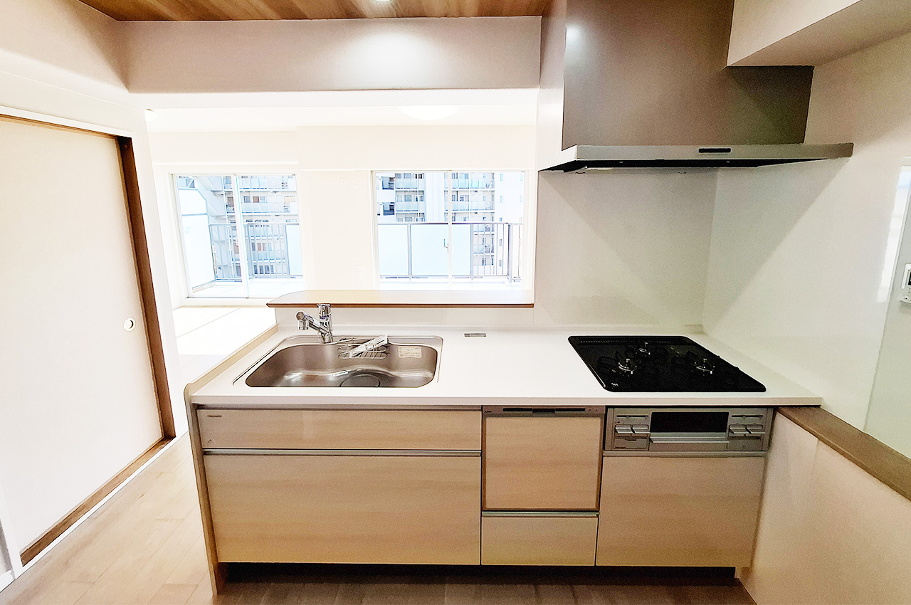 キッチン：食洗機・浄水器付きのシステムキッチンを新調済み。