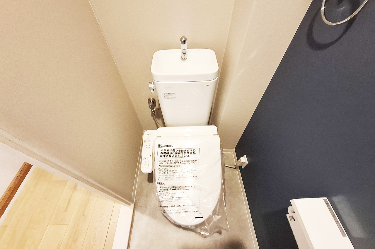 トイレ：便器・温水洗浄便座を新調済み。