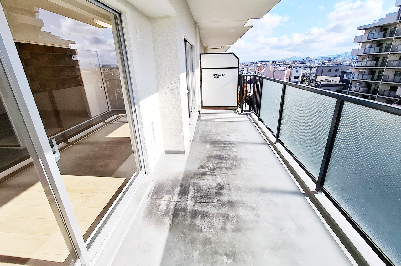 バルコニー：南東向きで日当り良好です。