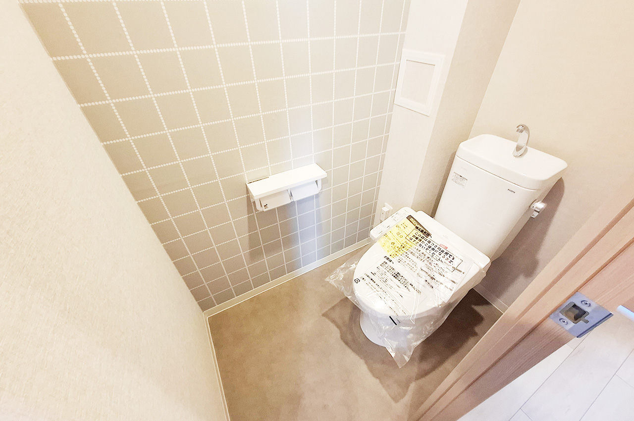 トイレ:便器・温水洗浄便座を新調済み。