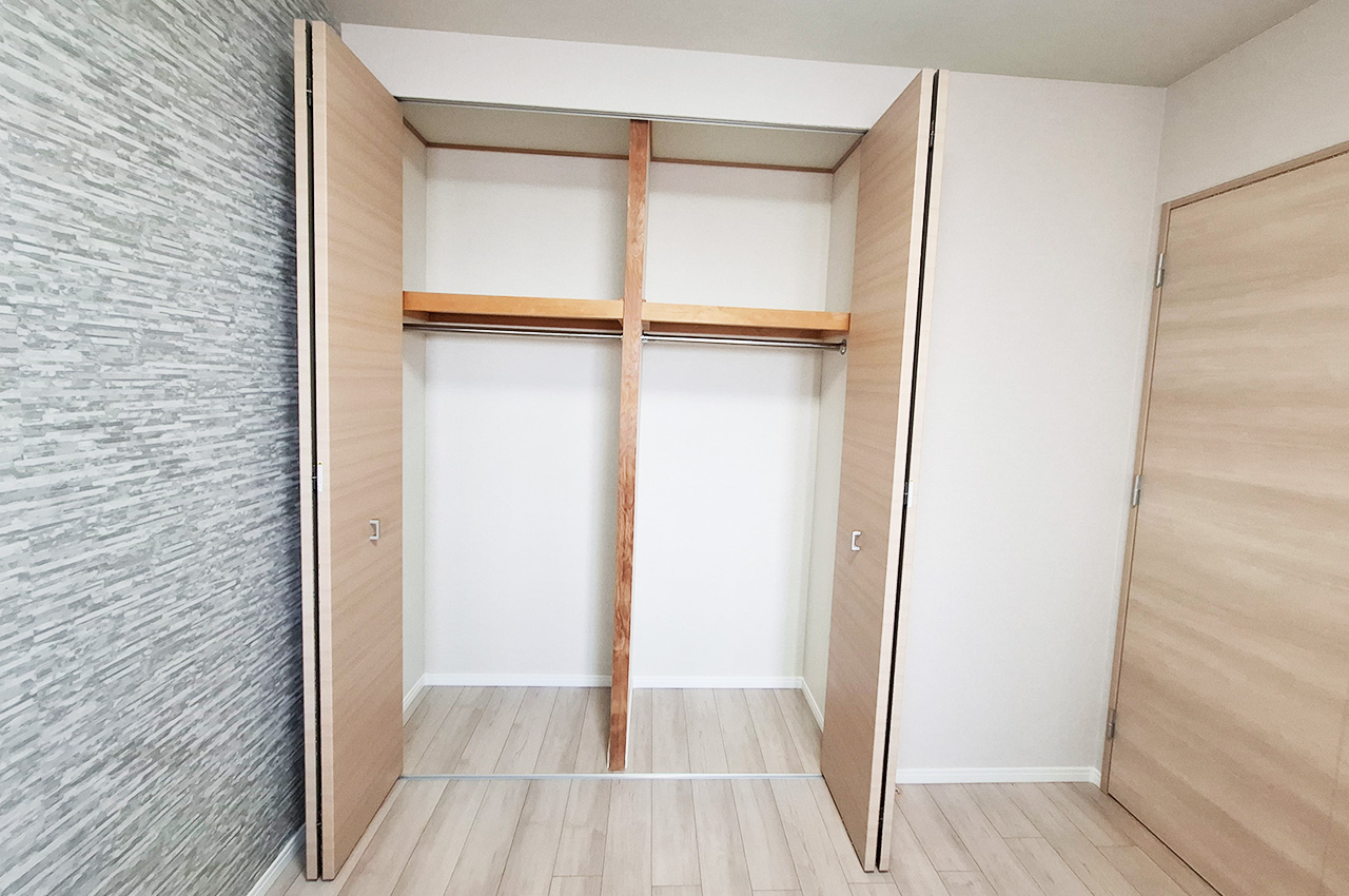 洋室2クローゼット