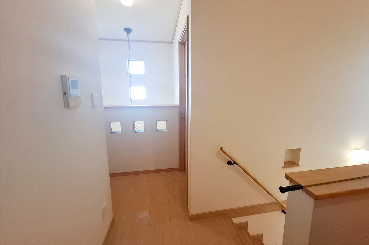 階段・2階廊下
