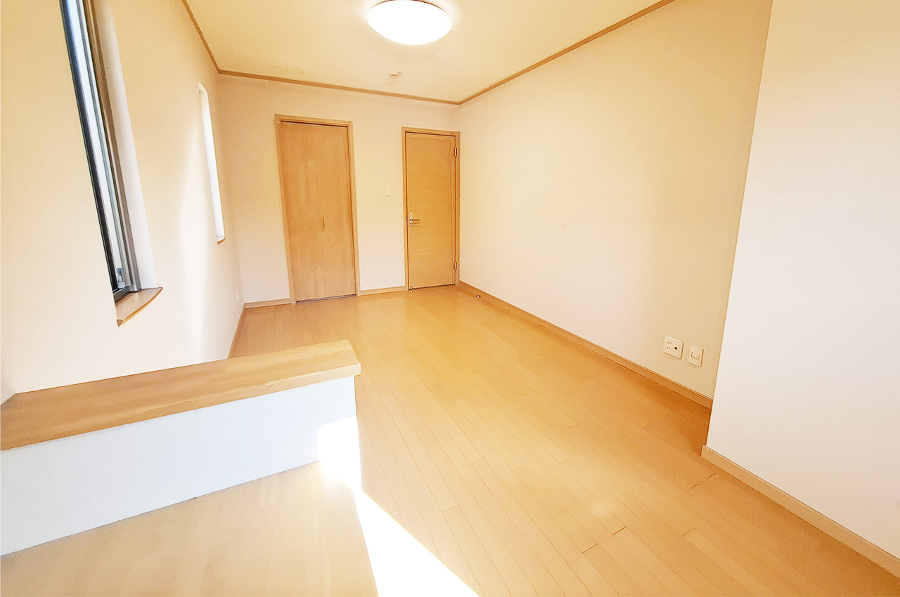 洋室1：約8.5帖の広々としたお部屋です。