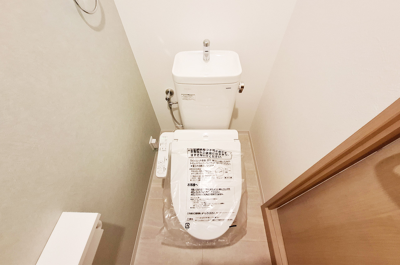 トイレ：便器・温水洗浄便座を新調済み。