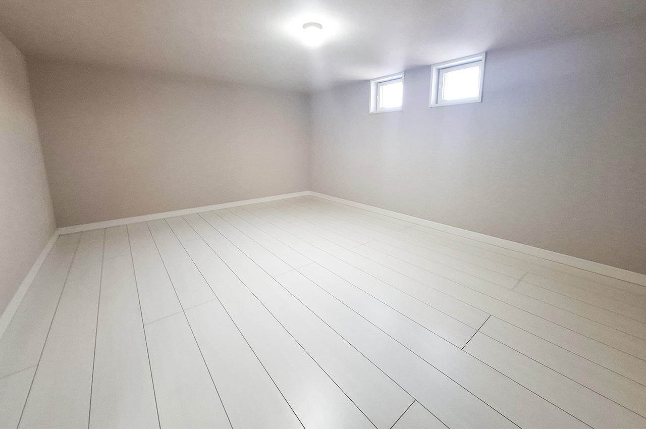 ロフト：収納に活用でき居住スペースを広く使えます。