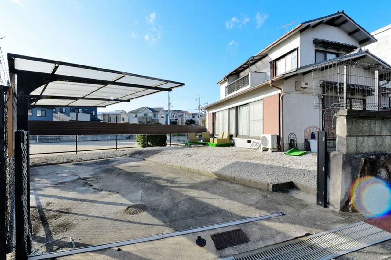 カースペースと庭