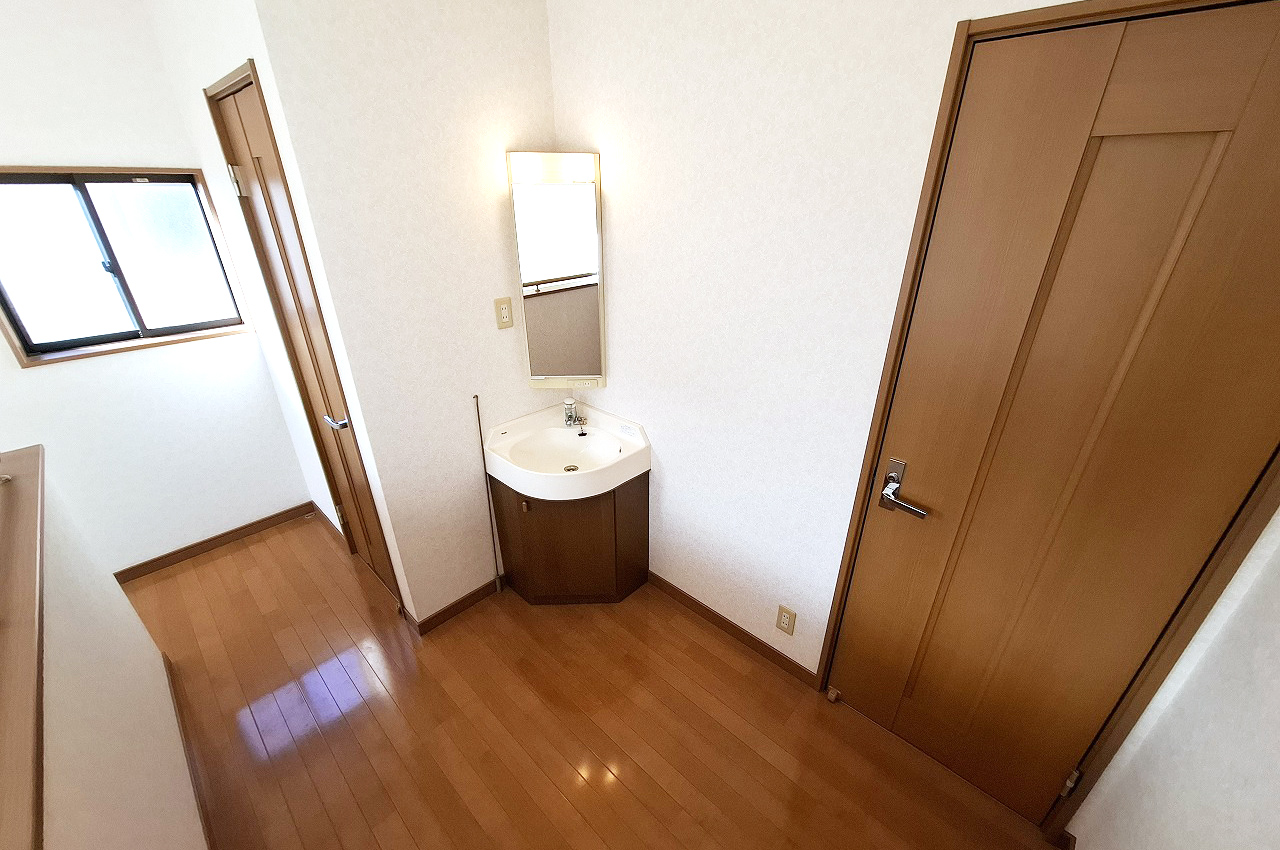 2階ホール洗面台